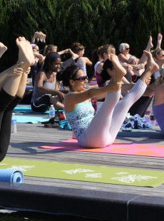 cours-de-yoga-gratuit-champs-de-mars-paris-2907201539